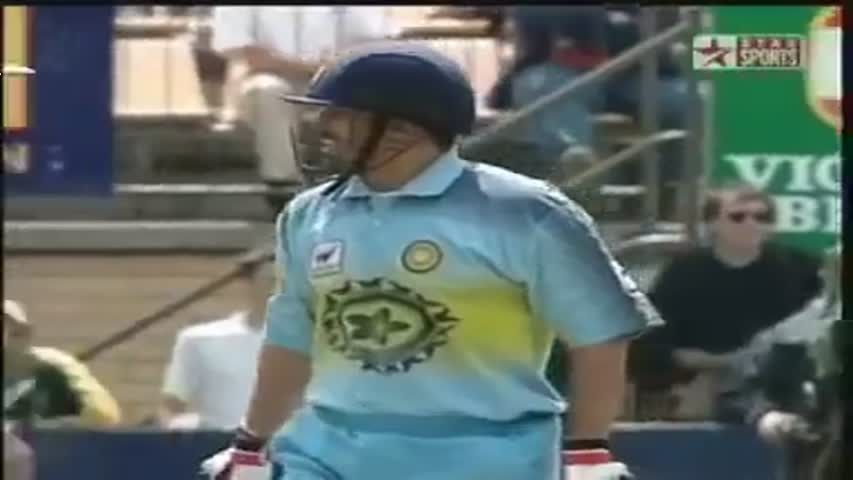 Sachin vs shoaib akhtar and company..Unseen (BAAP BAAP HI HOTA HAI ) ....flv