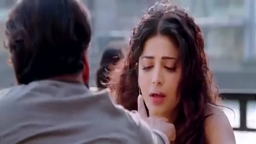 Cofee Peetey Peetey-Gabbar Is Back hindi movie song