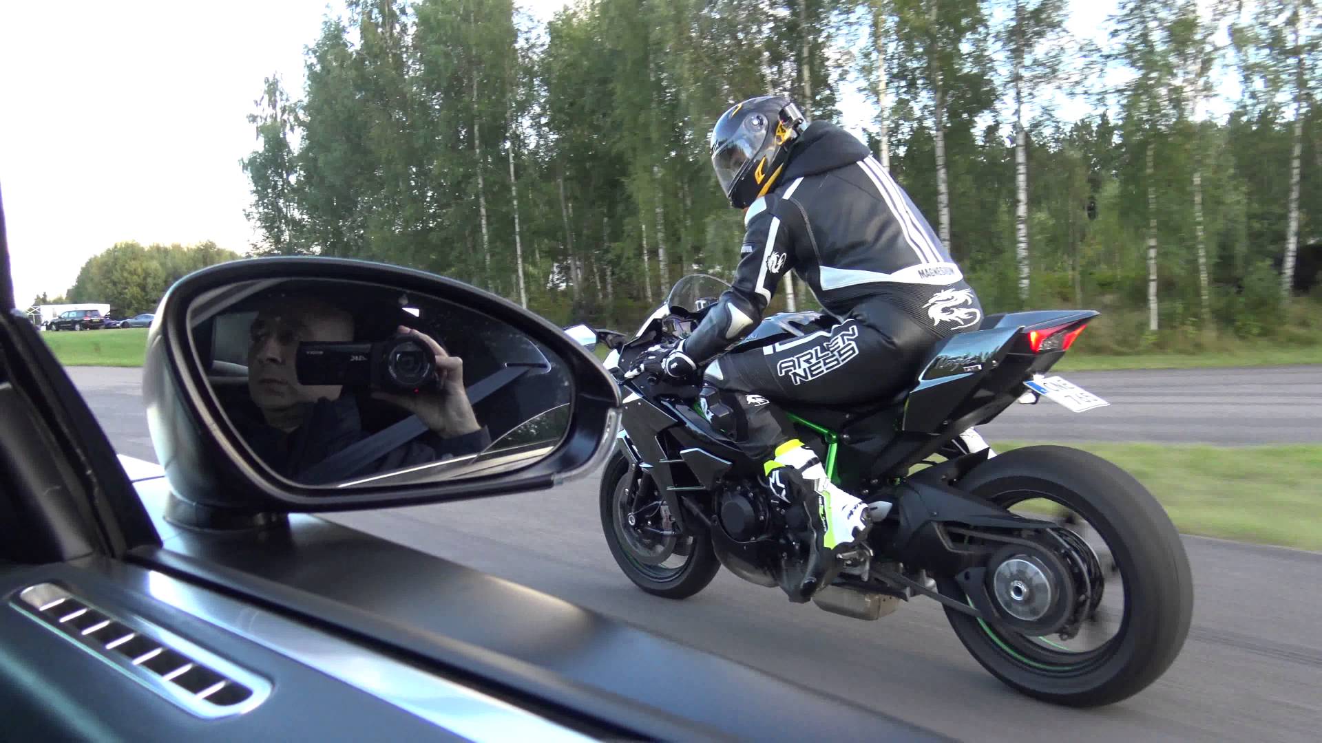 Uncut Kawasaki Ninja H2 vs Bugatti Veyron 16.4 