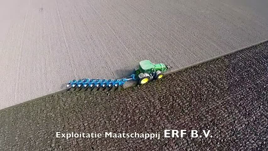 Ploughing w_ John Deere 8360R & 9 furrow Lemken Diamant 12 - ERF B.V. - Pflügen