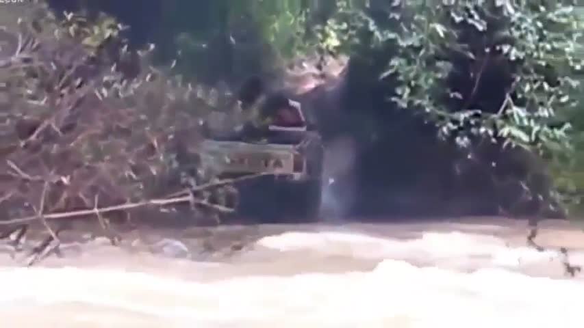 Amazing Trucks Crossing Flooded River And Unexpected Results