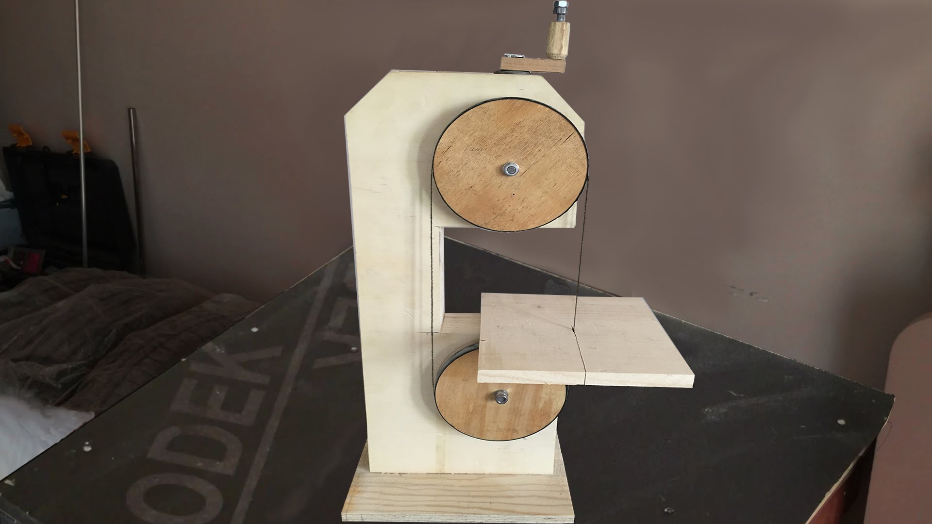 Making a Homemade Bandsaw (drill powered)  - El Yapımı Şerit Testere