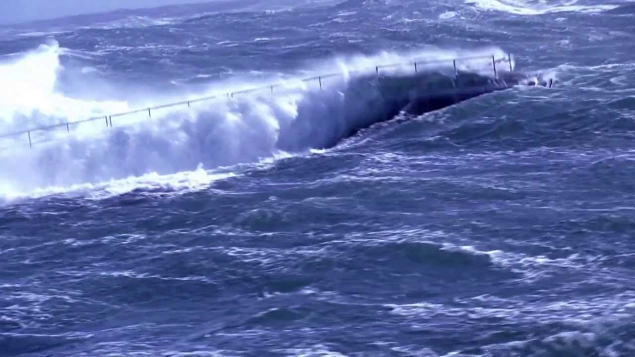 Warship vs Big Waves