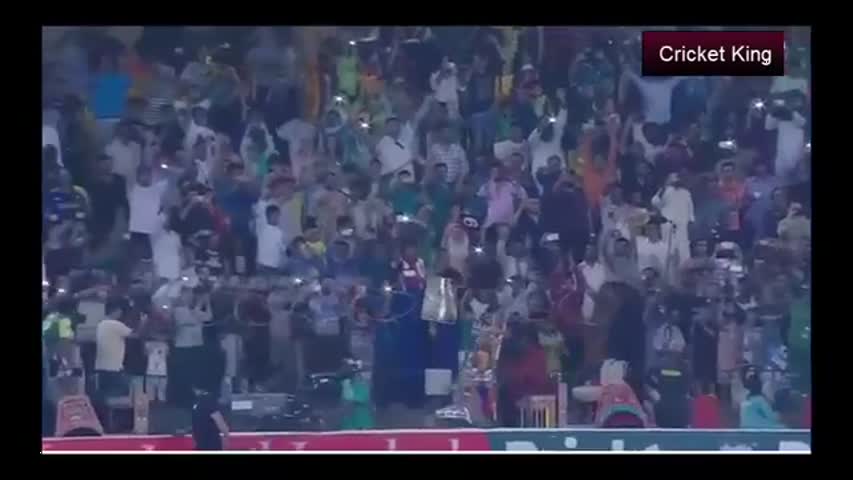 Shahid Afridi and Misbah ul Haq Rikshaw Round in Pakistan vs World XI 3rd T20 2017