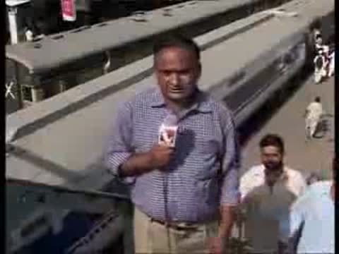 Funny Indus News Reporter - Karachi se log