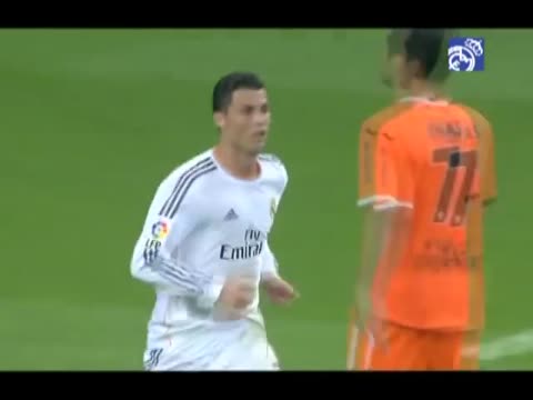 Cristiano Ronaldo's incredible backheel goal against Valencia - 04-05-2014