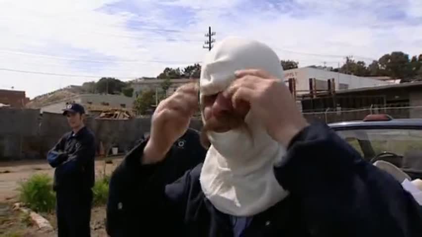 MythBusters - Season 1 Episode 5 - Cell Phone Destroys Gas Station