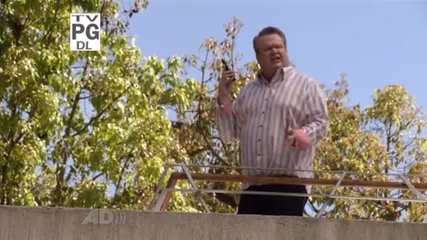 Modern Family - Season 7 Episode 1 - Summer Lovin'