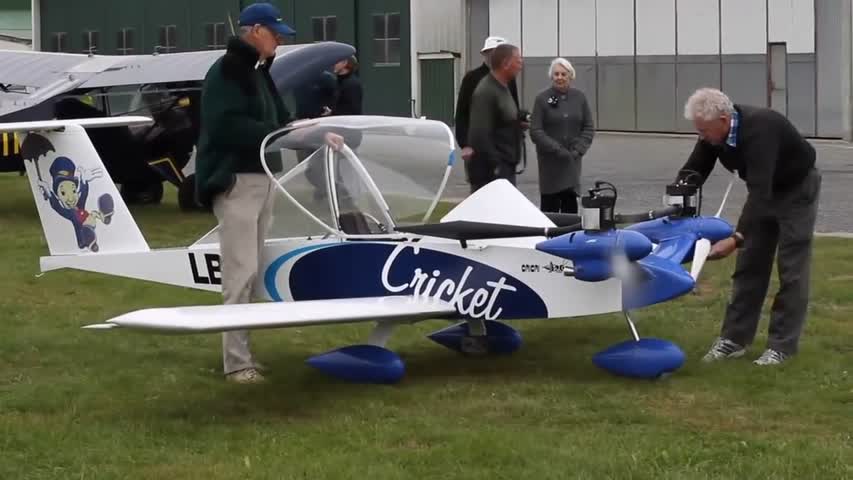 World's Smallest Twin Engine Aircraft - Cri-Cri - YouTube