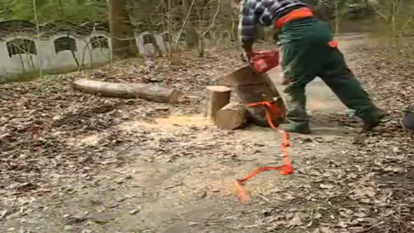 Chainsaw Carving - Oak Log Bench Woodworking Project