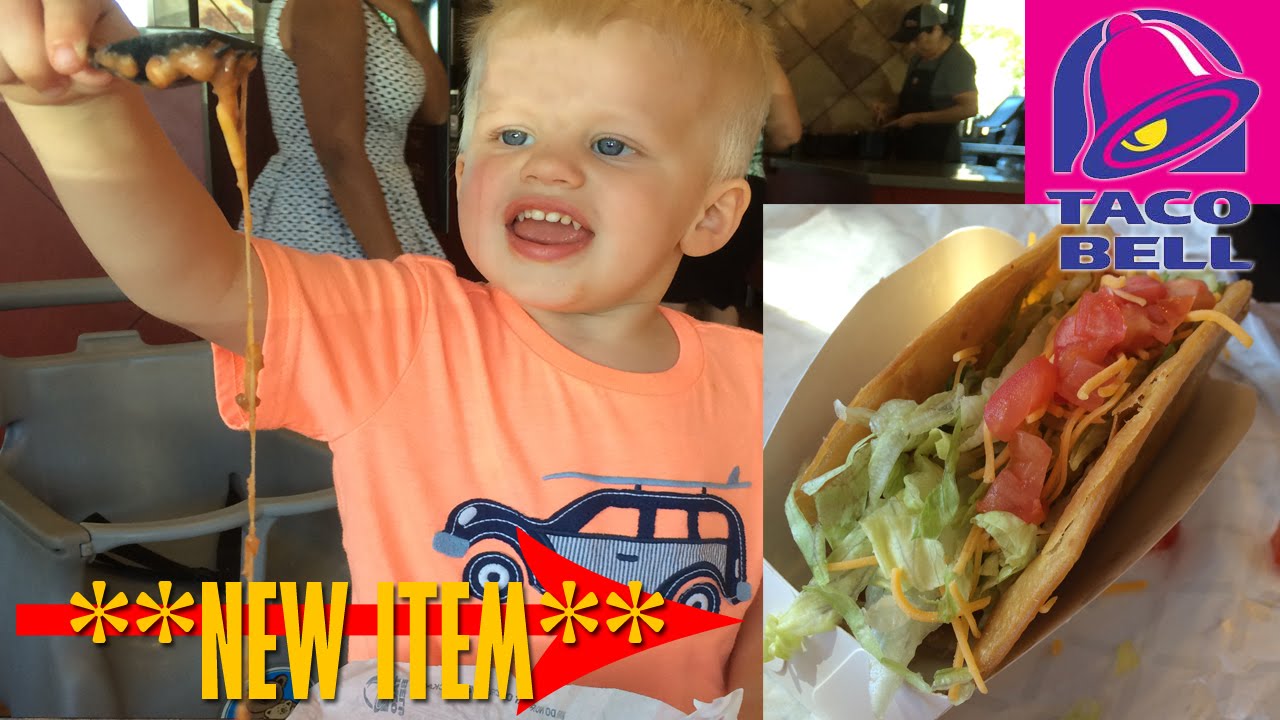 Taste Testing the Quesalupa from Taco Bell!