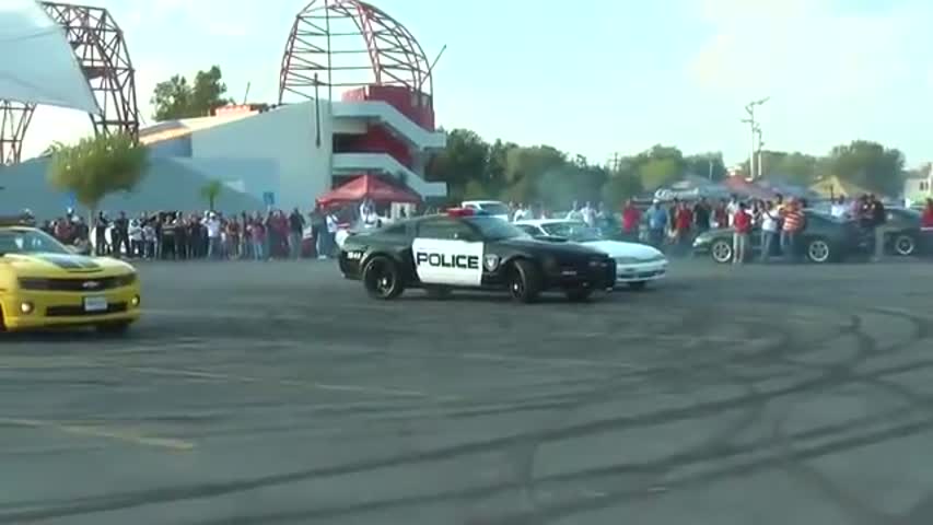 Police car join the Cars Drift show