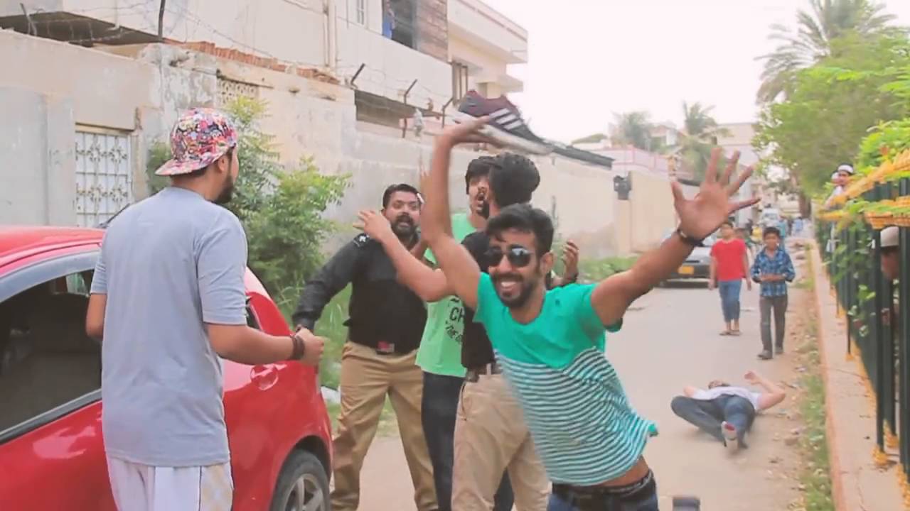 Bekaar Films Karachi ke halaat summed up