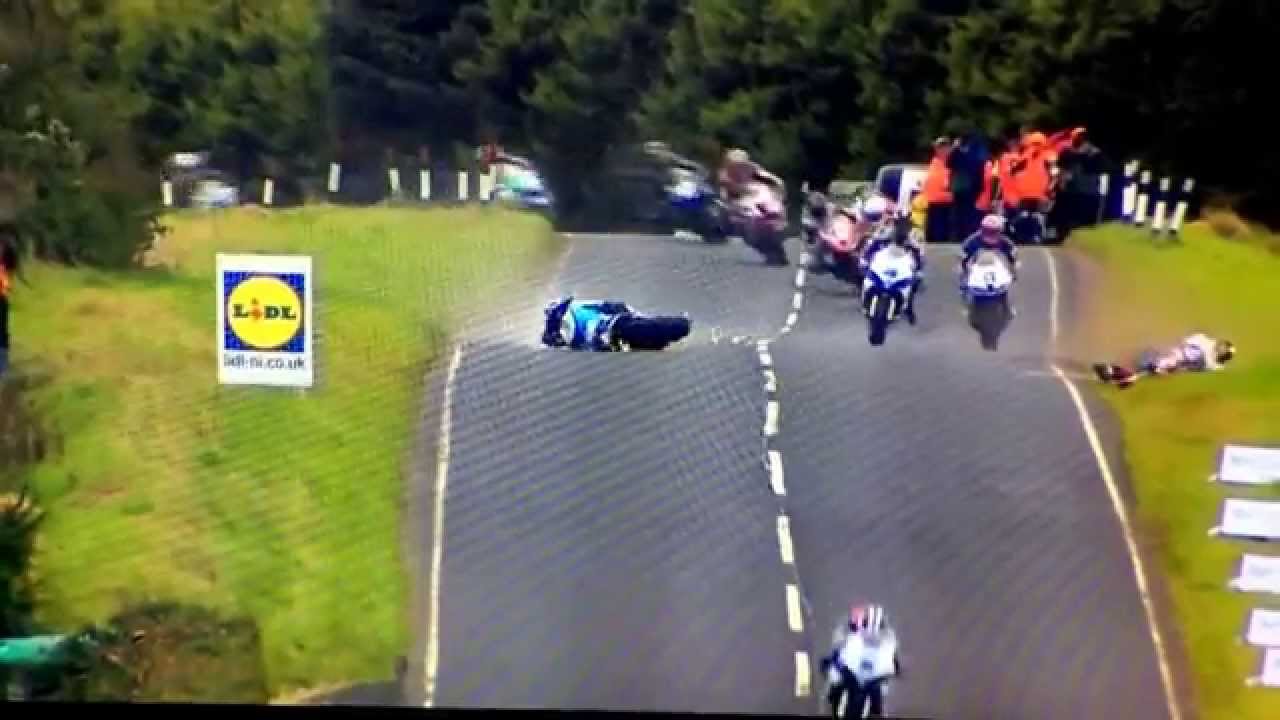 Ulster GP 2014 - Anstey highside causes carnage behind