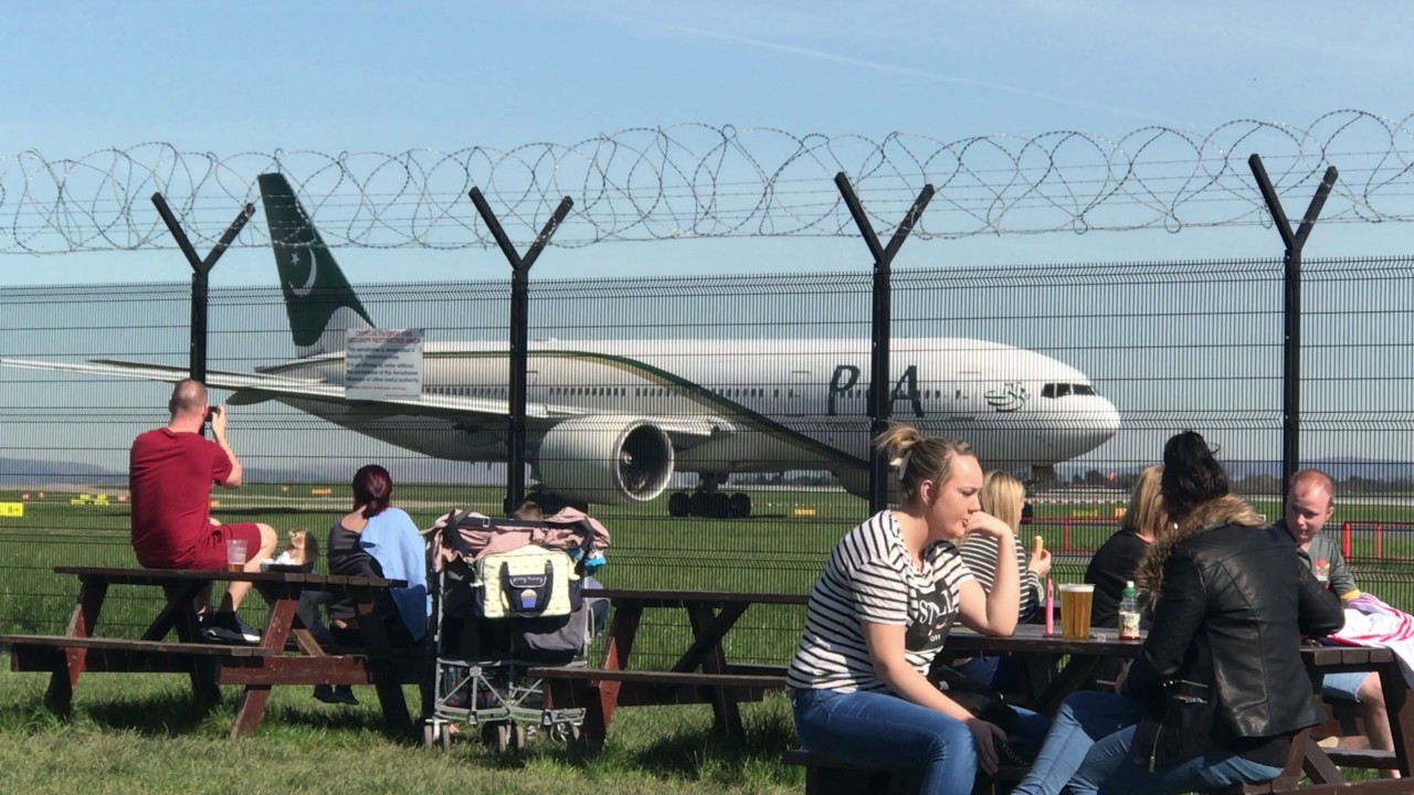 PIA Pakistan International Airlines Taxiing 4K