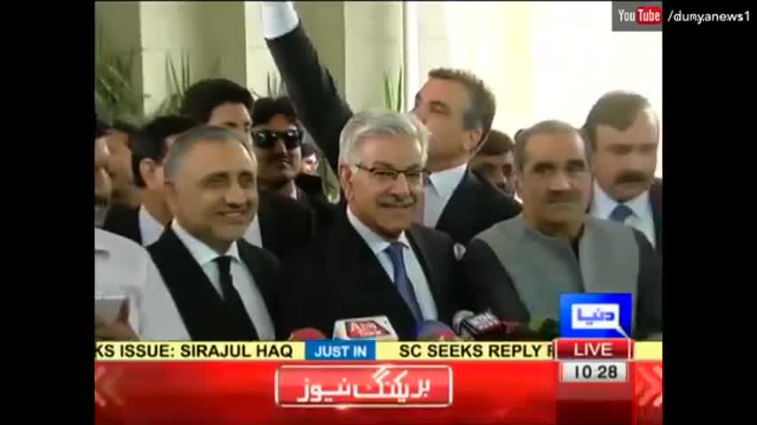 Khwaja Asif Goes Back to Bashing Shaukat Khanum after SC's Notice to Nawaz Sharif