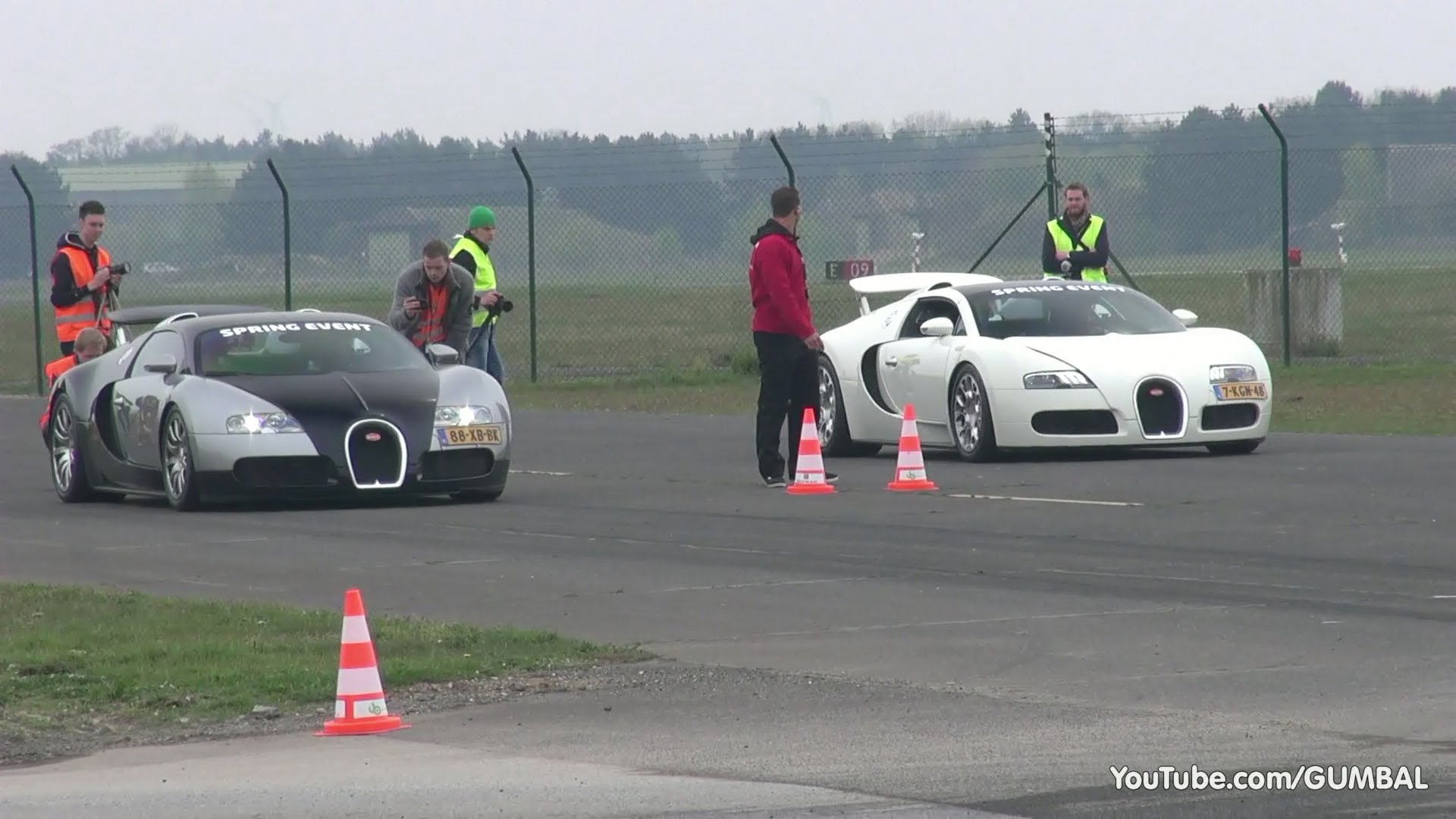 Bugatti Veyron w/ Mansory Exhaust vs Bugatti Veyron Grand Sport