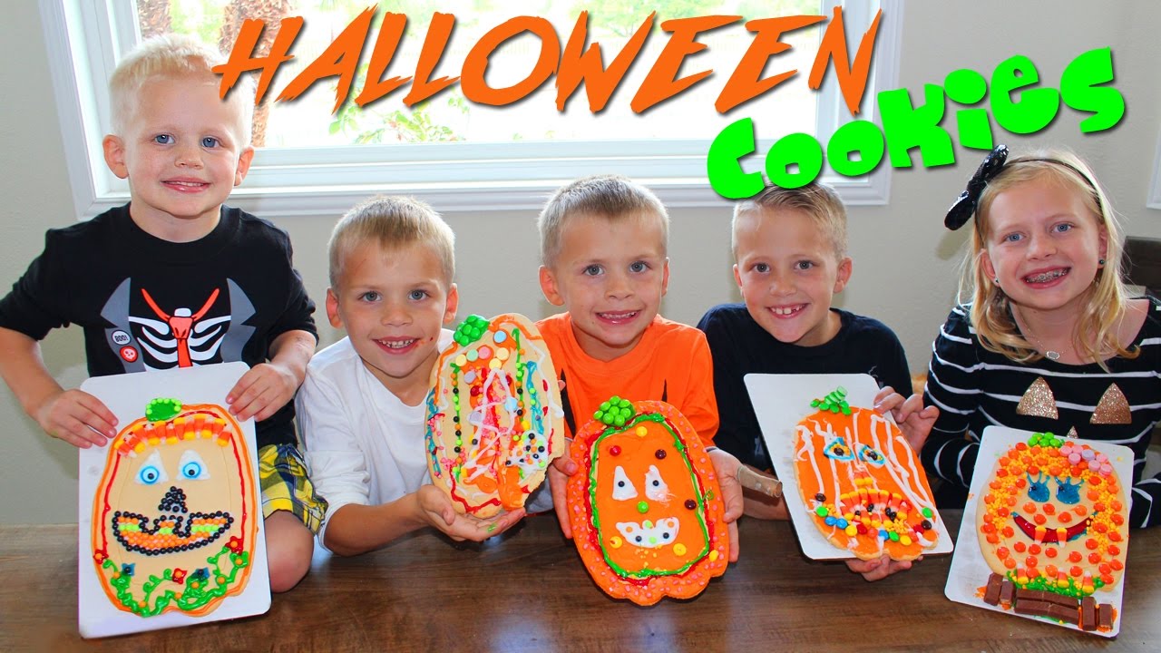 GIANT HALLOWEEN PUMPKIN COOKIES