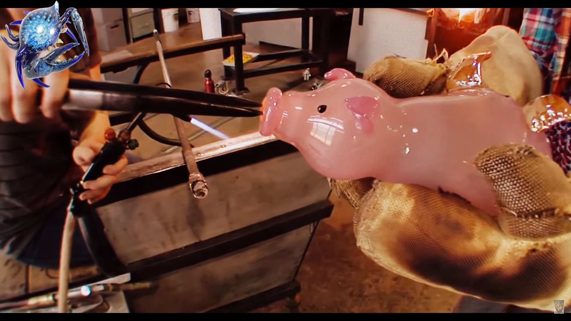 How To Make A Glass Pig, Fish, Horse, Dragon and .... | Glass Blowing