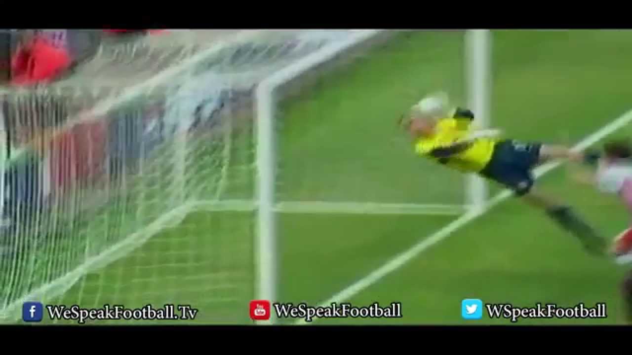 Top 10 ● Best Goalkeeper Saves Ever