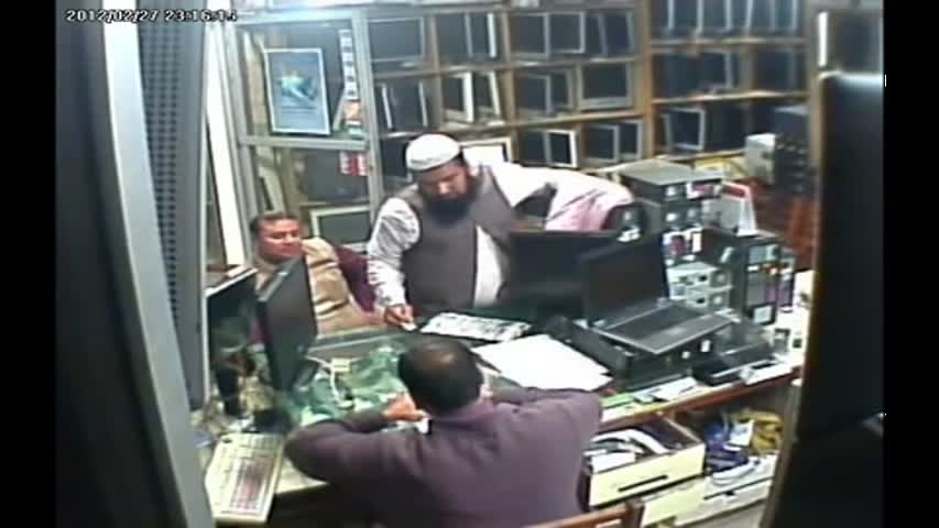 The Greatest Thif Must Watch in Multan Khan Palaza Cam 