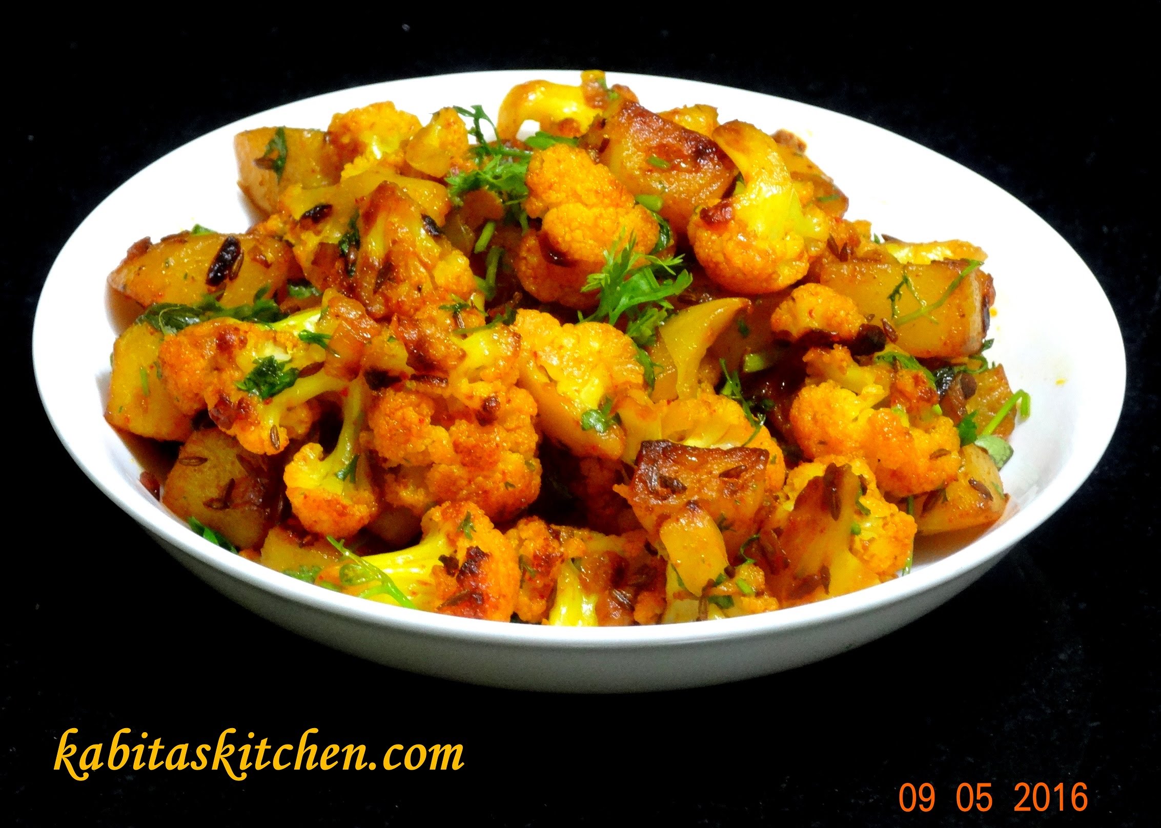 Aloo Gobi Recipe-Simple and Easy Aloo Gobhi for Lunch Box-Cauliflower and Potato Stir Fry-Aloo Gobi