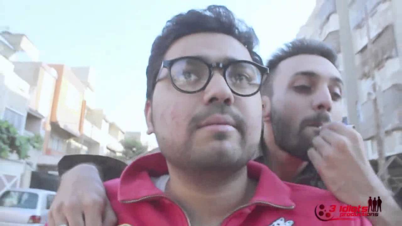 Bekaar Vines Vs 3 Idiots Pakistan Like And Subscribe For More Videos.