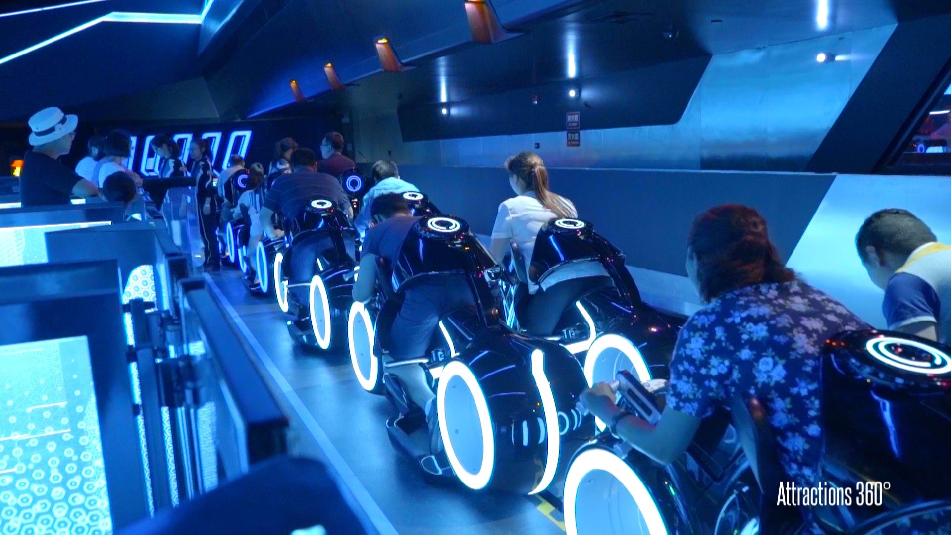 [HD] Amazing TRON Coaster Ride-through Shanghai Disneyland