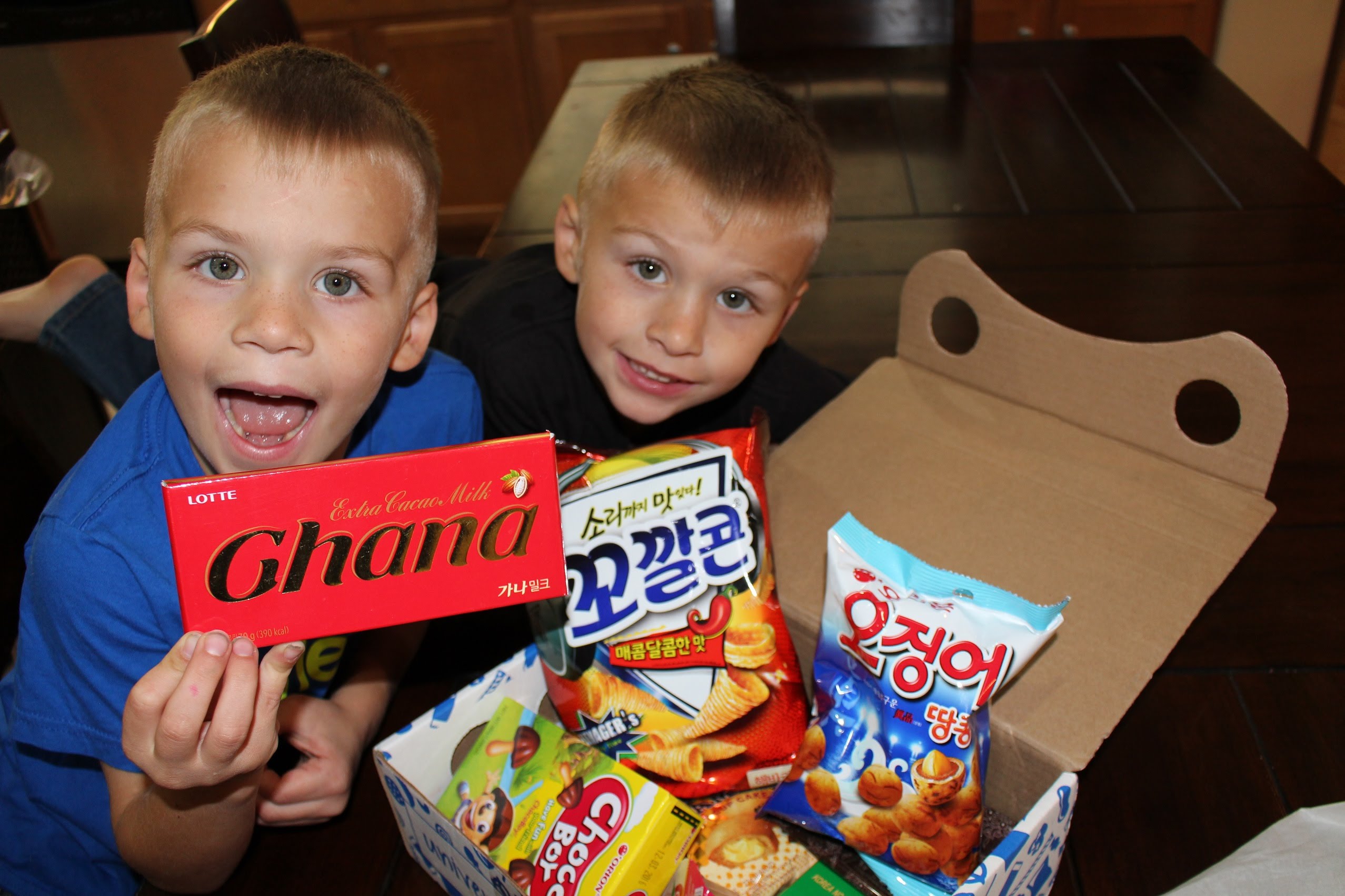 Kids Try Foods from South Korea || Universal Yums