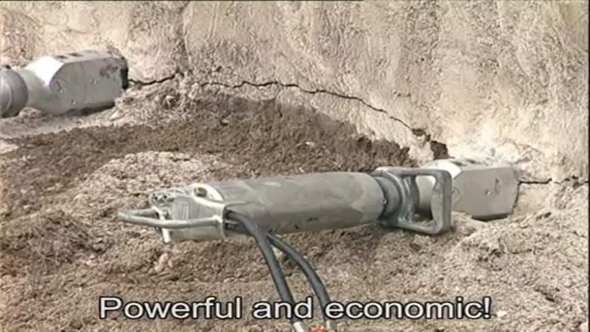 DARDA hydraulic Rock and Concrete Splitters in action