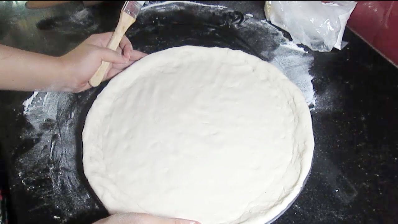 HOW TO MAKE PIZZA DOUGH AT HOME (Quick and Easy) | HOMEMADE PIZZA