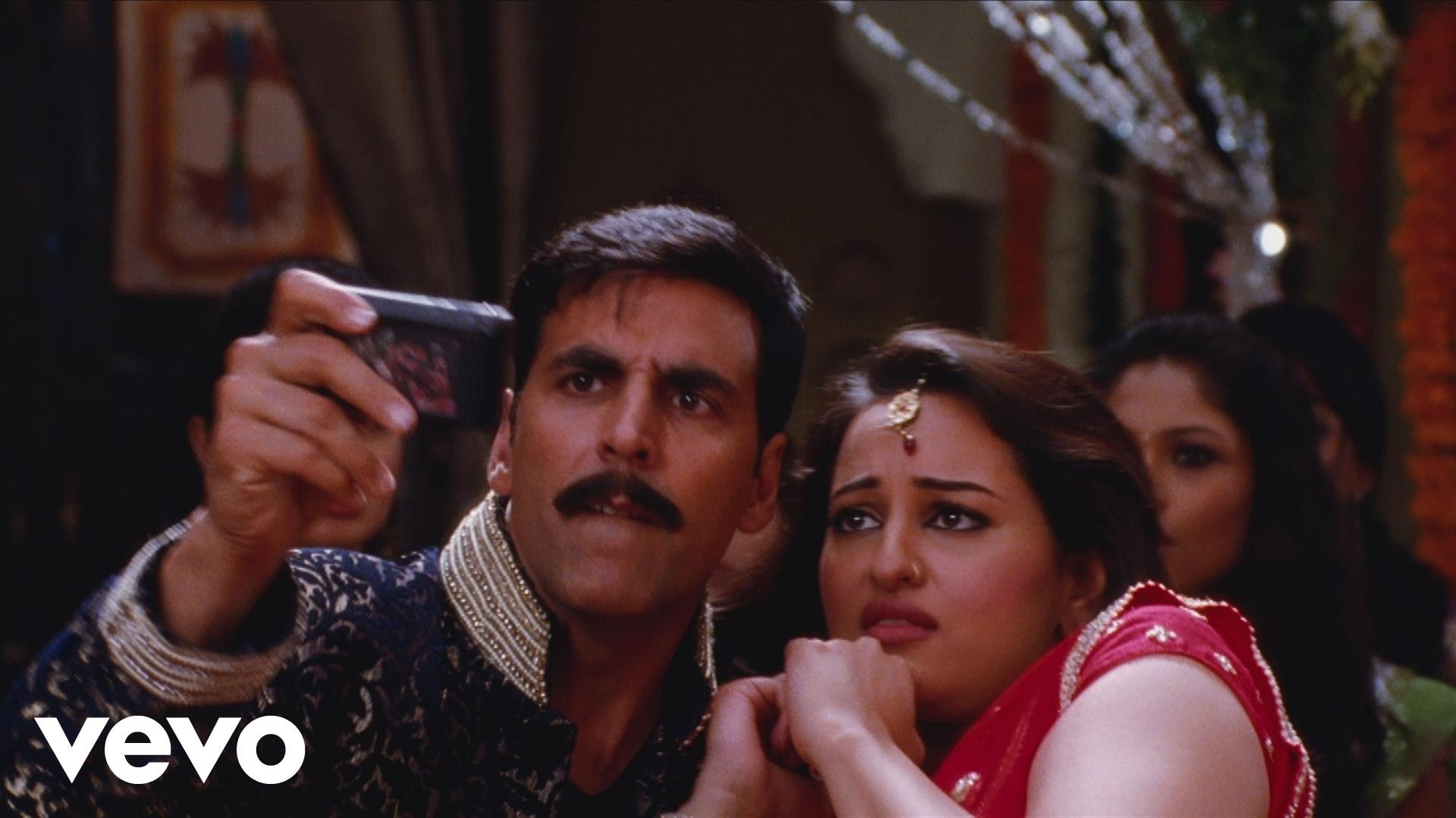 Chamak Challo Chel Chabeli - Rowdy Rathore | Akshay Kumar | Sonakshi Sinha