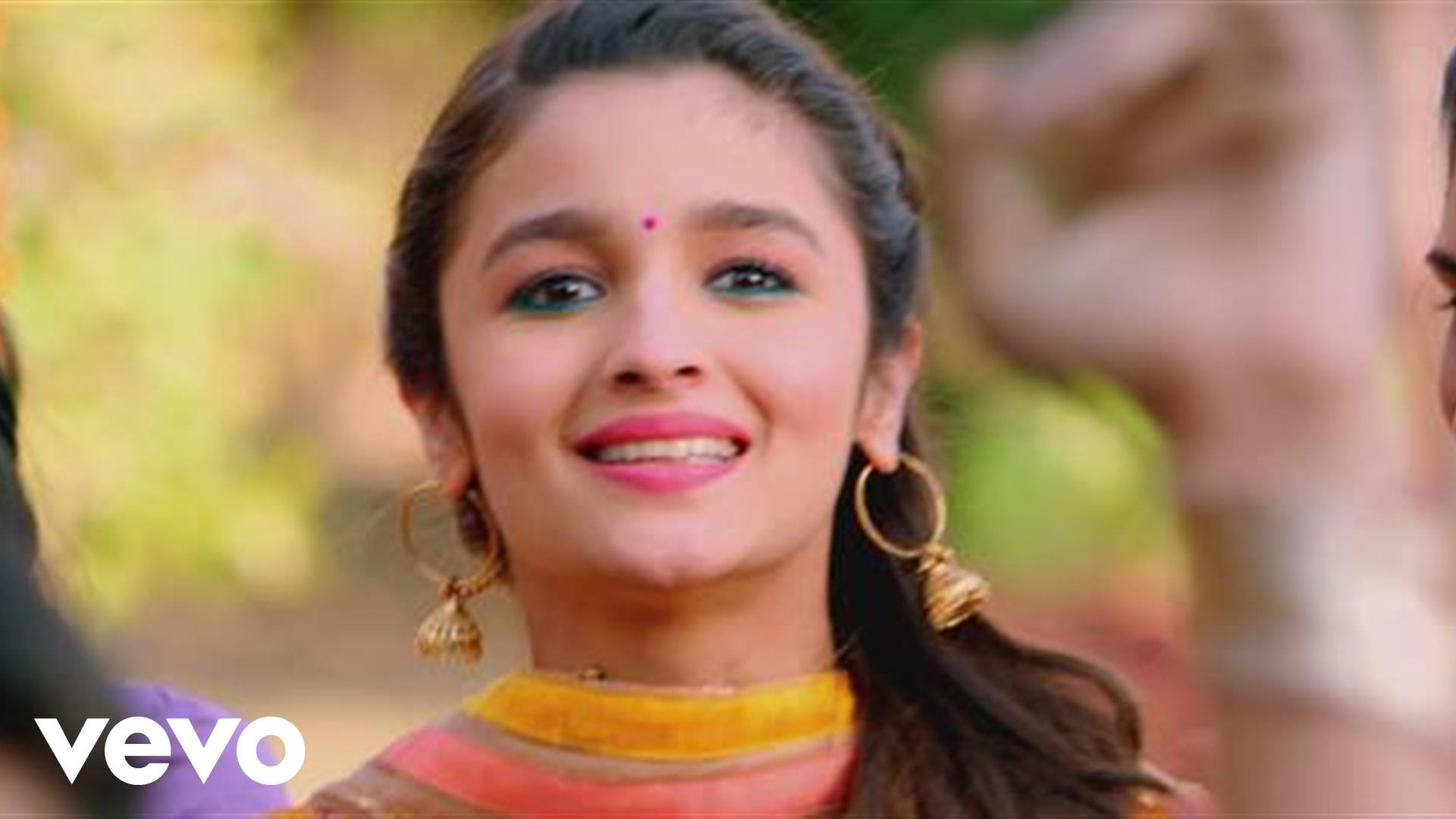 Daingad Daingad Video - Humpty Sharma Ki Dulhania 