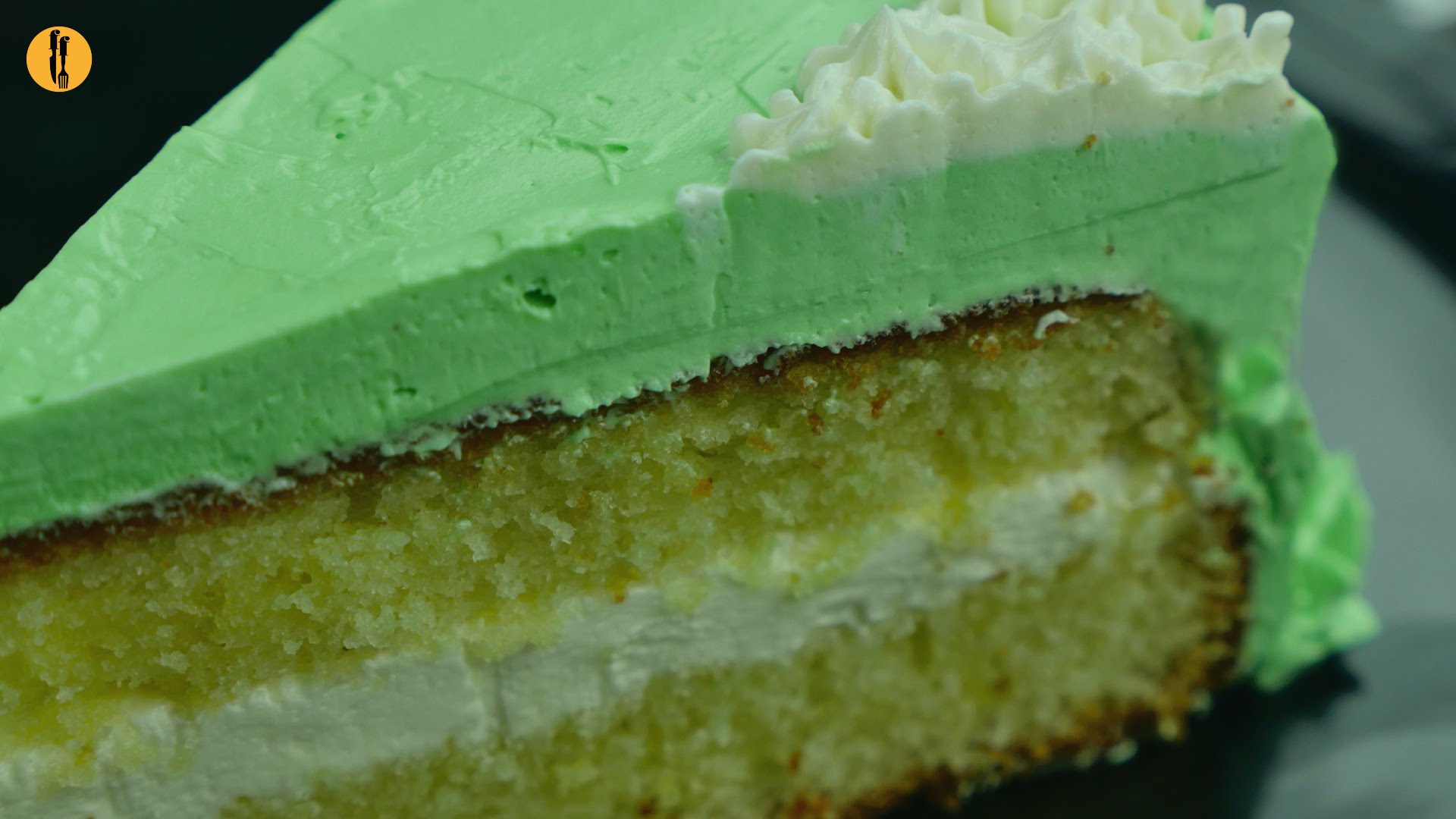 Swiss Meringue Buttercream recipe with a touch of green- #PakistanZindabad