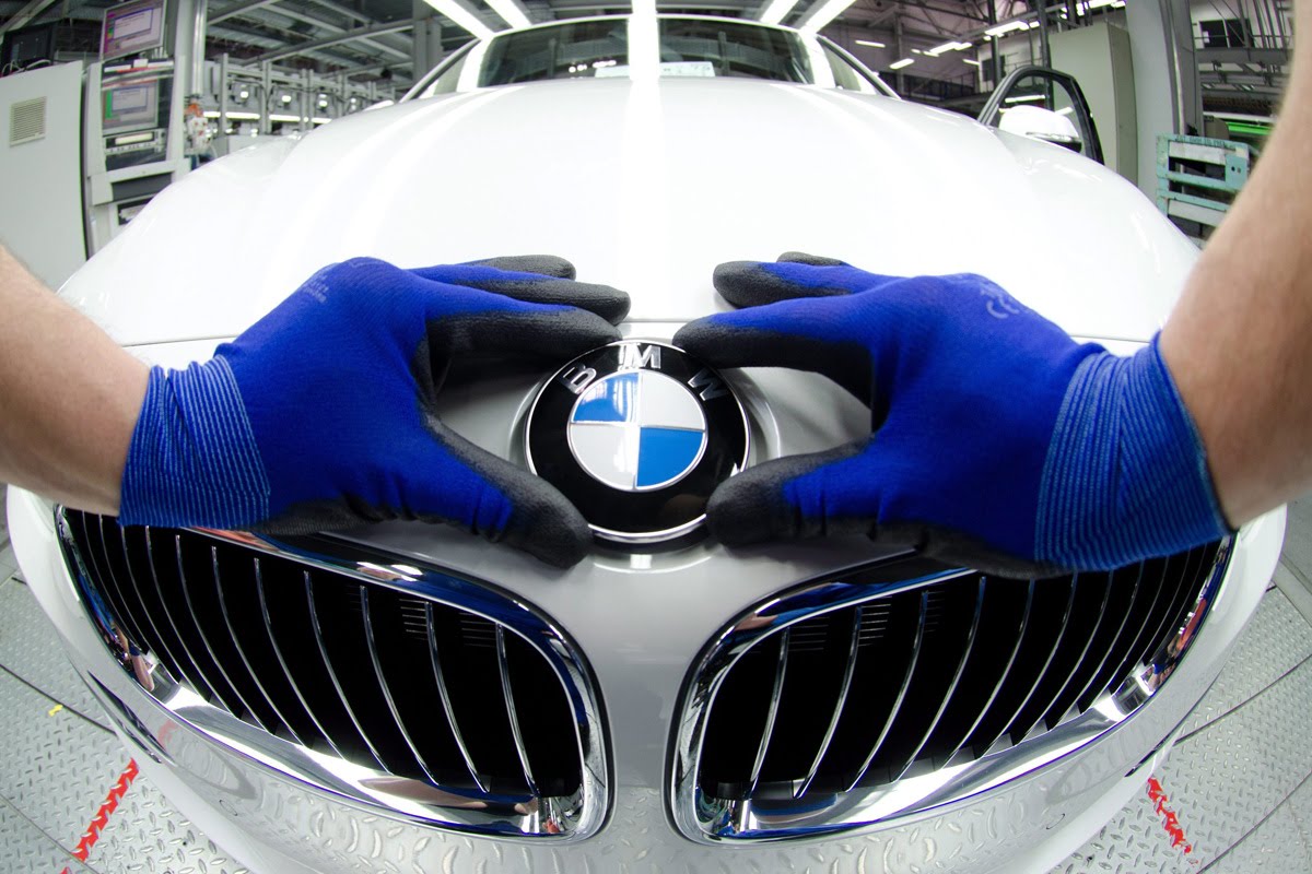 Let's visit BMW & Rolls-Royce Cars Workshop (How They Do It?)